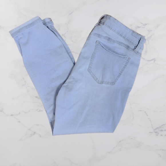 Buffalo David Bitton Denim - Buffalo David Bitton NWOT size 10/30 Aubrey Capri